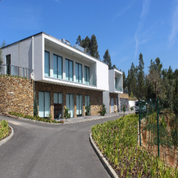 Lar Residencial e Centro Actividades Ocupacionais